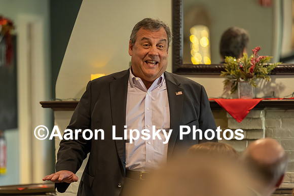 Former NJ Governor Chris Christie at addresses crowd of about 50 Republicans at Keene Country Club in Keene Friday evening-7537