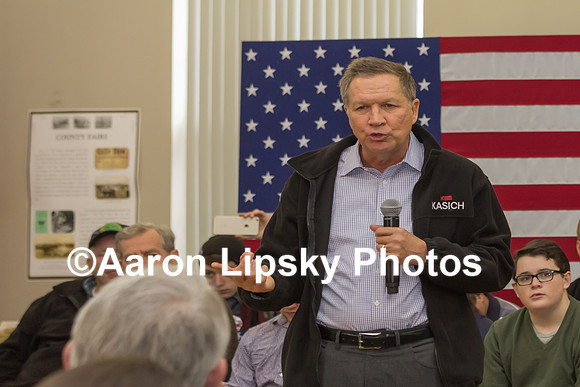 John Kasich at campaign event at Historical Society of Cheshire County, Keene NH, on January 30, 2016-2340